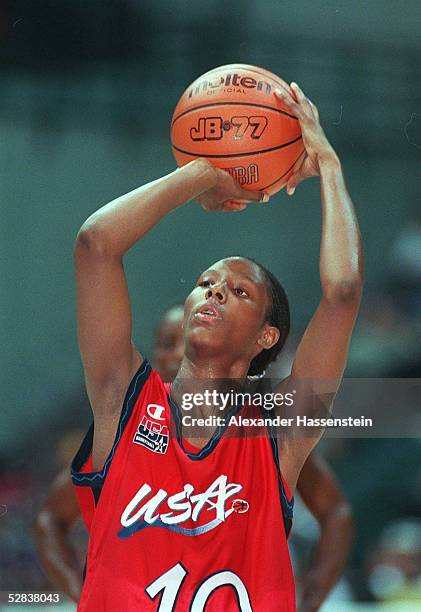 Bremen; Chamique HOLDSCLAW