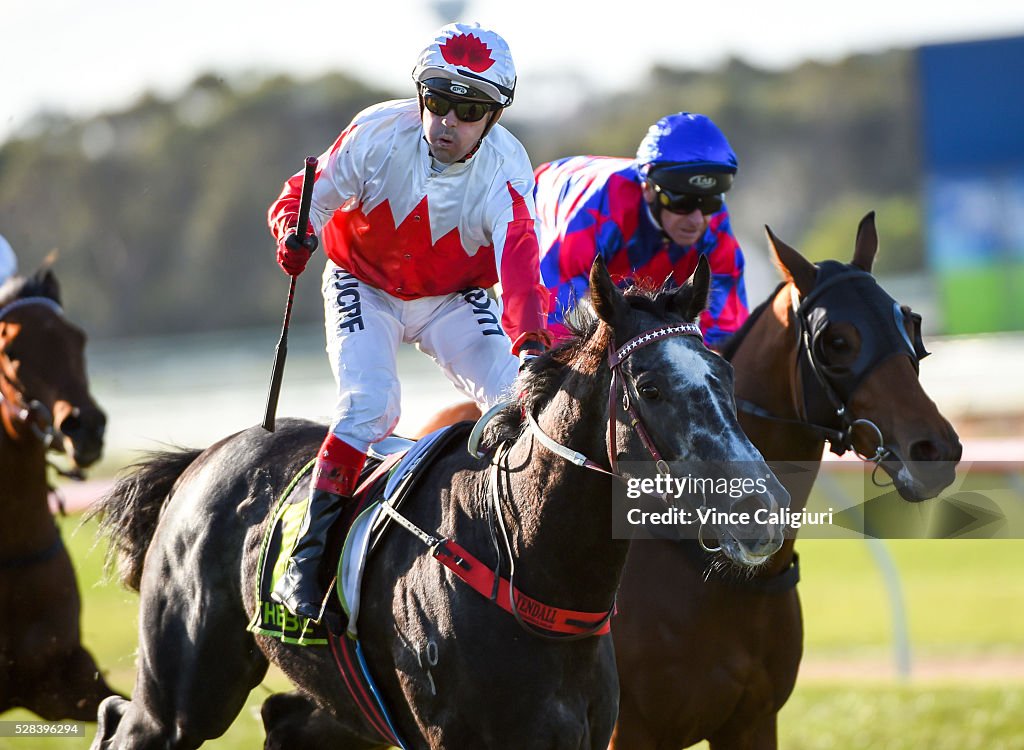 Warrnambool Racing - Grand Annual Day