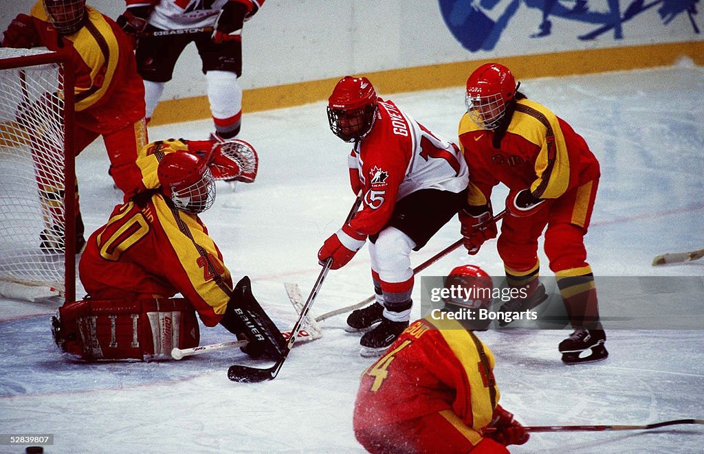 EISHOCKEY FRAUEN: NAGANO 1998 CAN