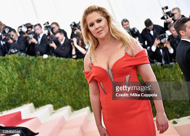 Amy Schumer attends the "Manus x Machina: Fashion In An Age Of Technology" Costume Institute Gala at Metropolitan Museum of Art on May 2, 2016 in New...