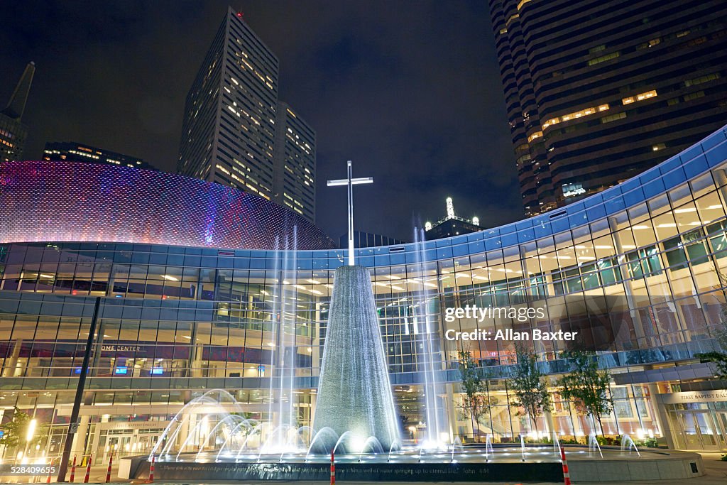 First Batpist megachurch in Dallas at night