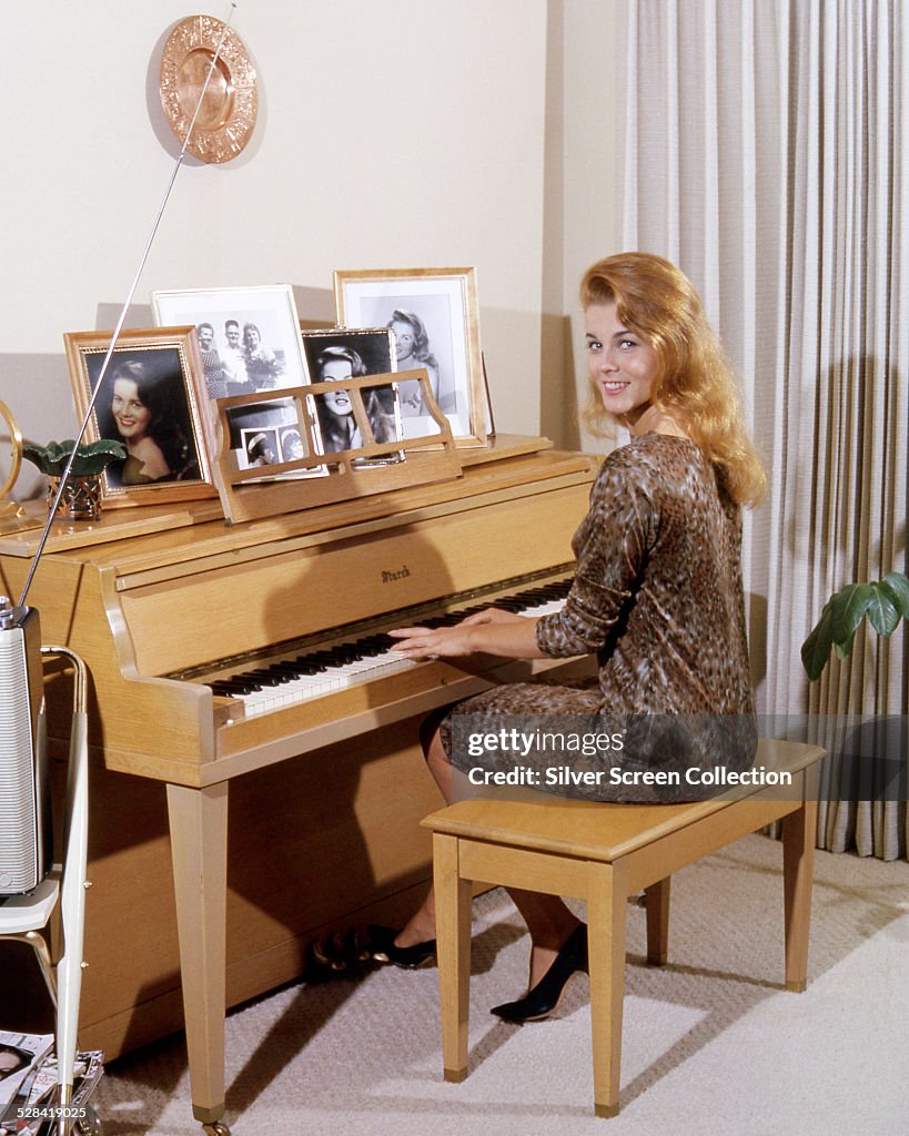 Ann-Margret At The Piano