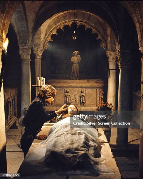 British actors Leonard Whiting, as Romeo, and Olivia Hussey as Juliet, in 'Romeo And Juliet', directed by Franco Zeffirelli, 1968.