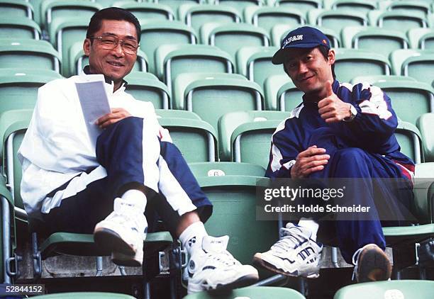 In Hamburg; DEUTSCHLAND - JAPAN ; BEIM DEUTSCHLAND TRAINING: Takeshi KOURA/TEAMCHEF JAPAN und Kaoru MARUYAMA