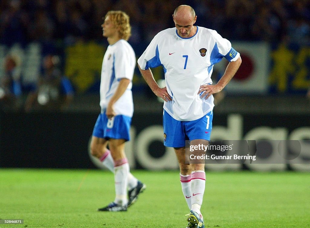 FUSSBALL: WM 2002 in JAPAN und KOREA, JPN - RUS 1:0