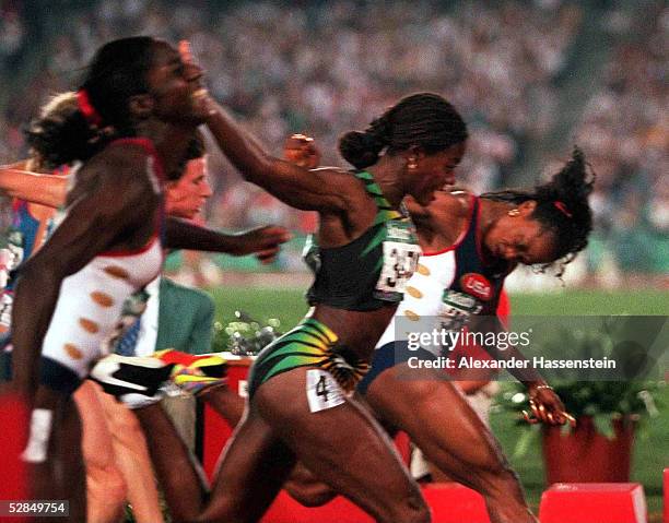 100m Frauen Finale/ATLANTA 1996 am 27.7.96, ZIELEINLAUF - Gail DEVERS vor Merlene OTTEY