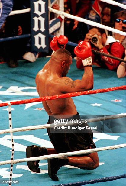 Kampf Las Vegas 16.3.96, Sieger durch k.o. Mike TYSON