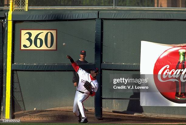 Scottsdale Scorpions Michael Jordan in action, making throw during game at Scottsdale Stadium. Scottsdale, AZ -- CREDIT: V.J. Lovero