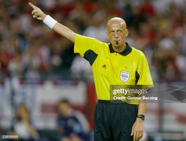In JAPAN und KOREA, Sapporo, 07.06.02/Match 23, GRUPPE F/ARGENTINIEN 1, Pierluigi COLLINA/ITA
