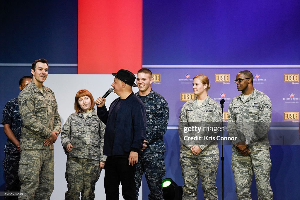 Obamas Attend 75th Anniversary USO Show