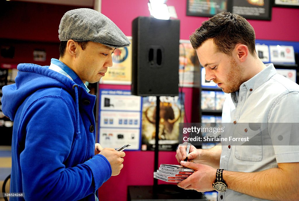 Nathan Carter Performs Live And Signs Copies Of His New Album 'Stayin' Up All Night'