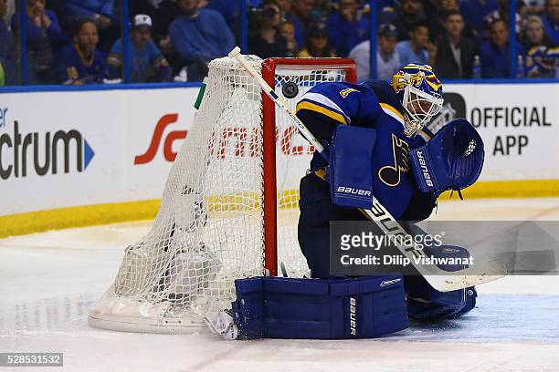 Brian Elliott of the St. Louis Blues allows the game-winning goal against the Dallas Stars in overtime in Game Four of the Western Conference Second...