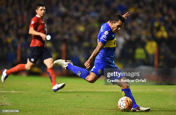 Carlos Alberto Tevez, of Boca Juniors kicks the ball during a second leg match between Boca Juniors and Cerro Porteno as part of round of sixteen of...
