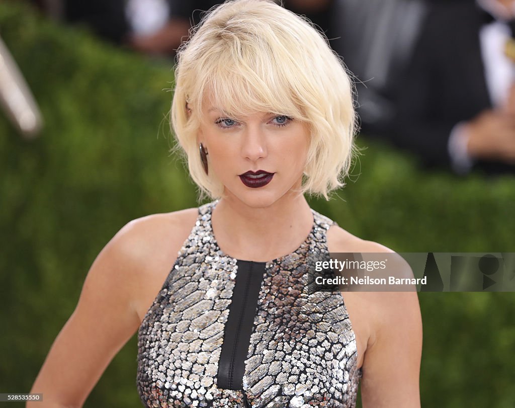 "Manus x Machina: Fashion In An Age Of Technology" Costume Institute Gala