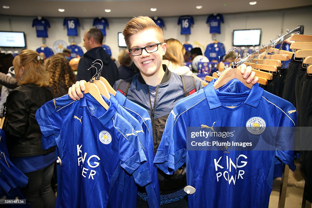 The New Leicester City Kit Goes on Sale