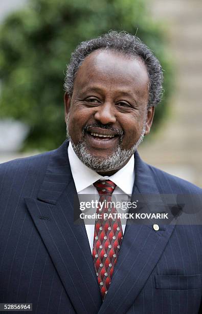 Djibouti president Omar Guelleh answers to journalists at the Elysee palace courtyard in Paris, 17 May 2005, after a meeting with French president...