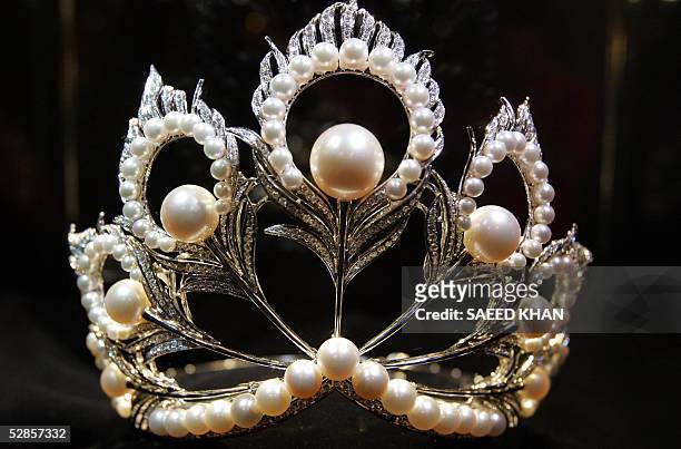 Pearl and diamonds decorated Miss Universe 2005 crown, worth 250,000 USD, put on display by Japan's leading pearl company Mikimoto at a press...
