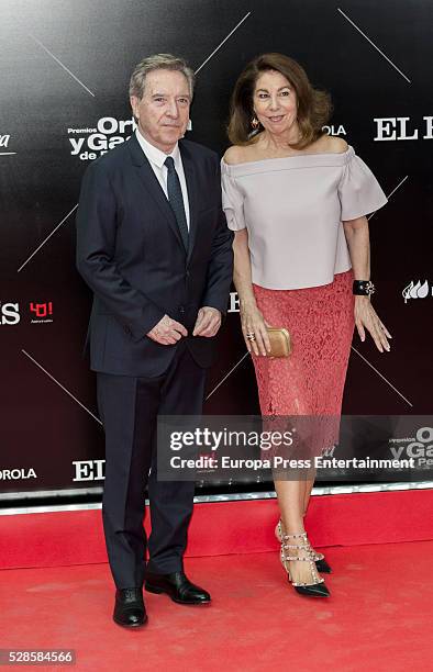 Inaki Gabilondo and Lola Carretero attend the dinner for the 40th anniversay of 'El Pais' newspaper and the ceremony of 'Ortega y Gasset' Journalism...