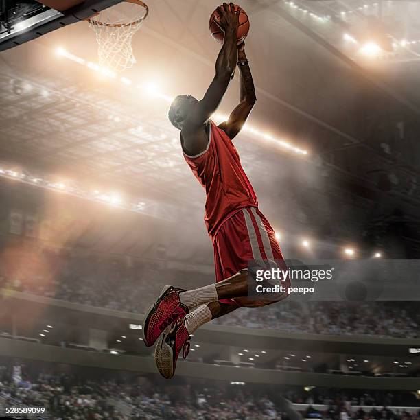 basketball player action - taking a shot sport stockfoto's en -beelden