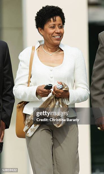 Actress Vernee Watson-Johnson leaves the Santa Barbara County Courthouse where she was visiting during Michael Jackson's child molestation trial May...