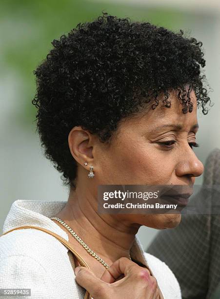 Actress Vernee Watson-Johnson leaves the Santa Barbara County Courthouse where she was visiting during Michael Jackson's child molestation trial May...
