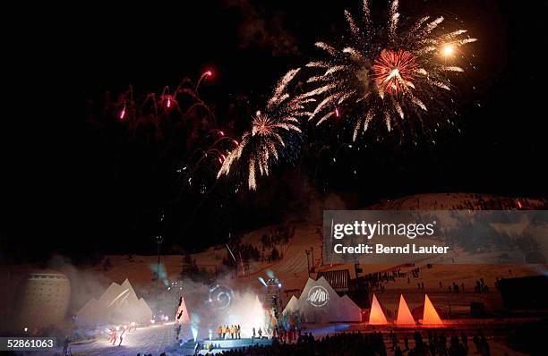 In Sestriere/ITA, FEUERWERK bei der EROEFFNUNGSFEIER 02.02.97