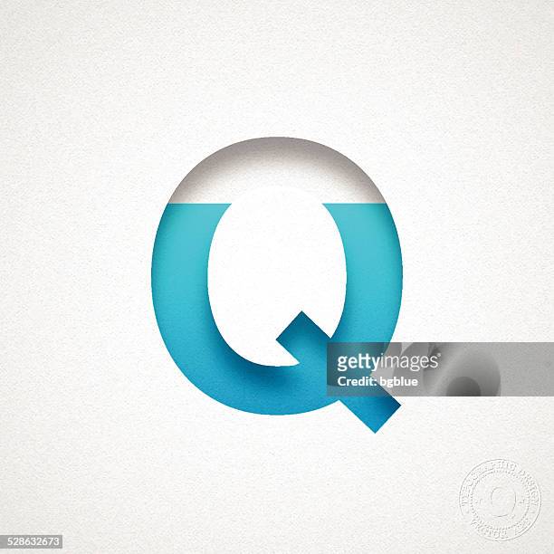 buchstaben q design-blauer buchstabe auf aquarell papier - q and a stock-grafiken, -clipart, -cartoons und -symbole