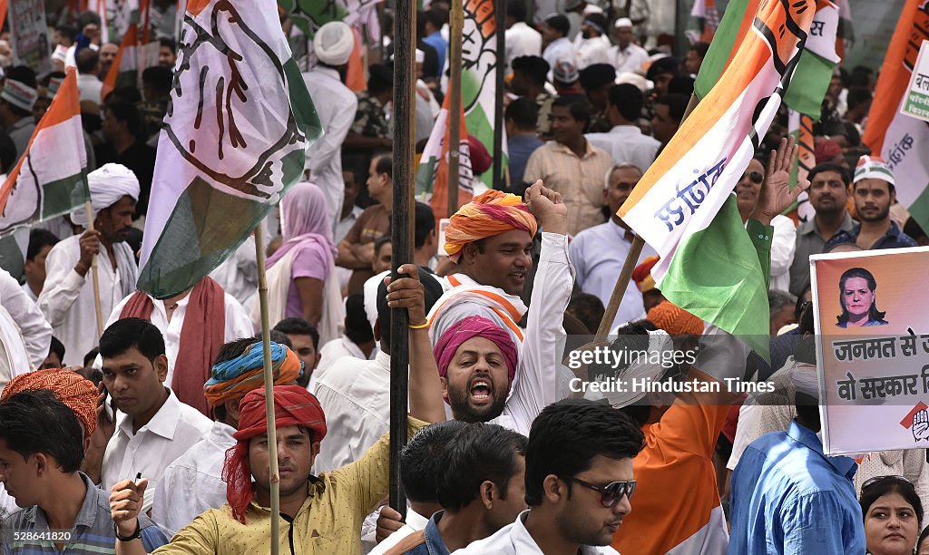 Congress President Sonia Gandhi, Manmohan Singh Lead Save Democracy March