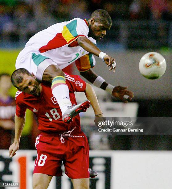 In JAPAN und KOREA, Osaka; Match 60/VIERTELFINALE/SENEGAL - TUERKEI ; Henrik CAMARA/SEN, Erguen PENBE/TUR