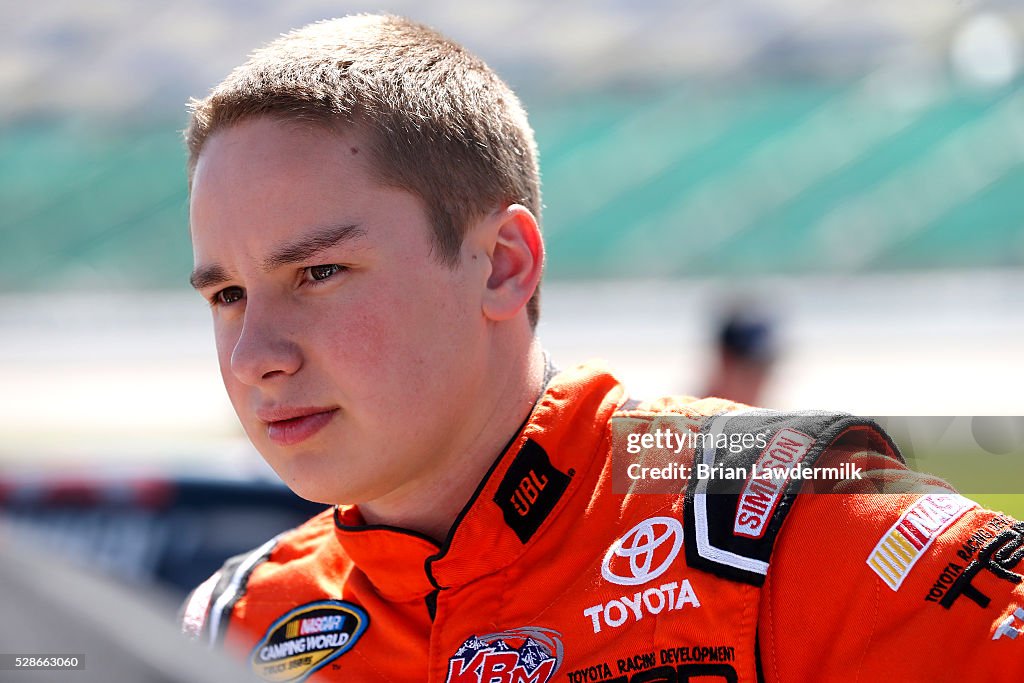 NASCAR Camping World Truck Series - Toyota Tundra 250 - Qualifying