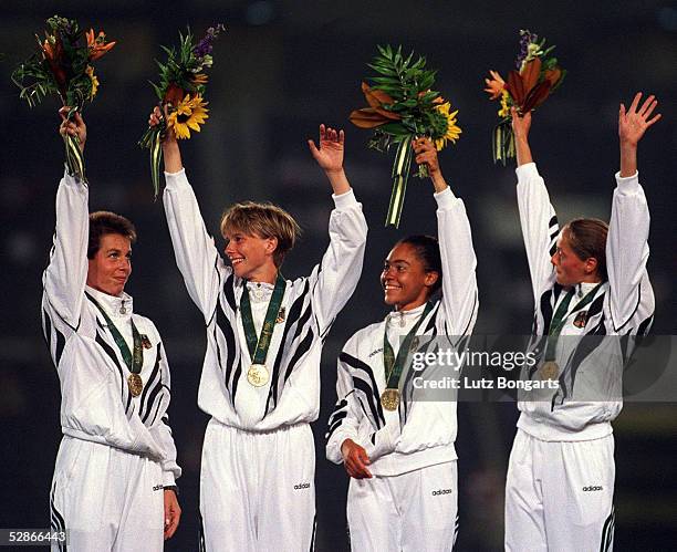 4x400m Staffel ATLANTA 1996 3.8.96, BRONZE - MEDAILLE fuer GER - TEAM, v.lks.: Grit BREUER, Anja RUECKER, Linda KISABAKA, Uta ROHLAENDER