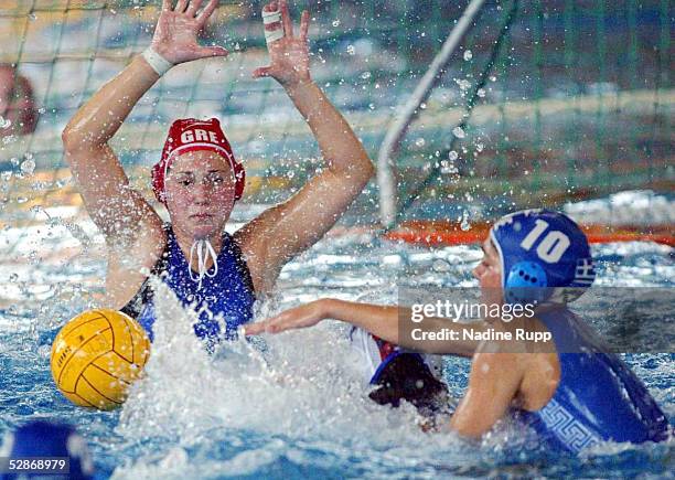 Qualifikation 2003/Frauen, Hamburg; Frankreich - Griechenland ; Torfrau Anthola MILONAKI/GRE, Laure GAUTHREAU/FRA