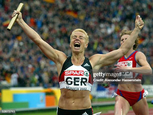 Birte Rutsch 64 Ger 4x400m Stock Photos, High-Res Pictures, and Images - Getty Images