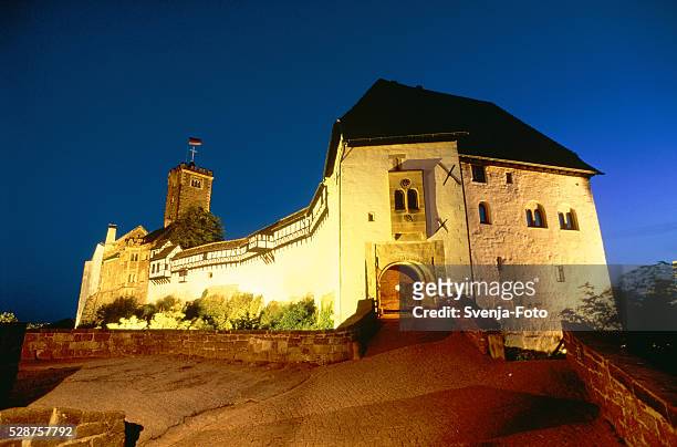 wartburg in thuringia in germany at night - eisenach foto e immagini stock