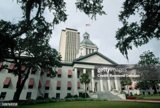 old and new capitol buildings - tallahassee stock-fotos und bilder