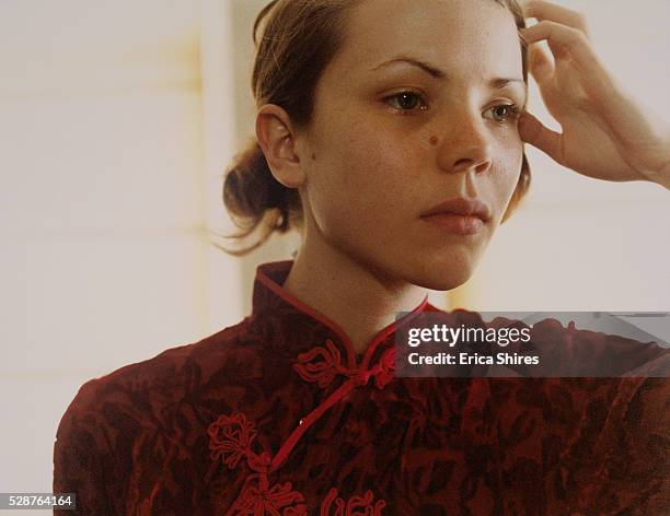 People Ruffling Ruffling Hair Photos and Premium High Res Pictures - Getty Images