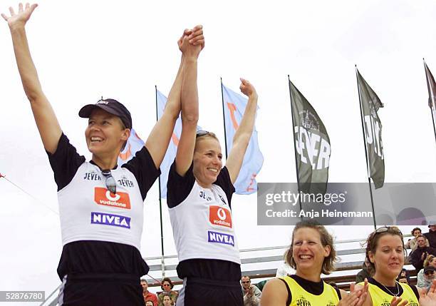 Auf Sylt; JUBEL SIEGER Silke SCHMITT/Katrin PETZOLD, rechts: Geeske BANCK/Martina Stein