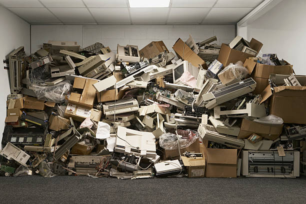 Computer Discaches 8,936 Computer Waste Stock Photos, High-Res Pictures, and Images ...