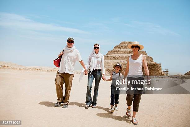 family on vacation - egyptian family stock pictures, royalty-free photos & images