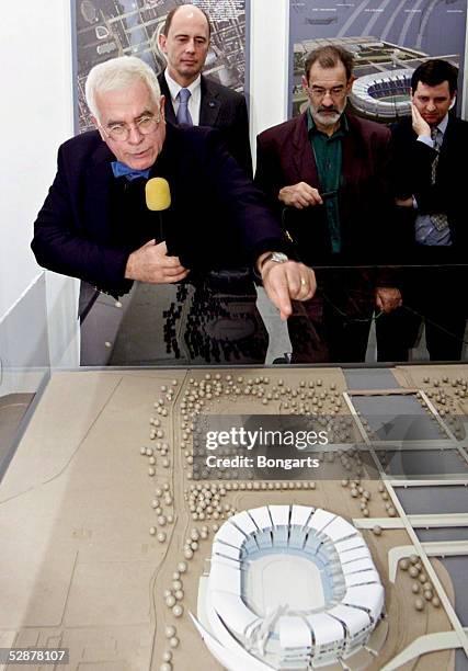 Olympiabewerbung Leipzig 2003, Leipzig; Entw?rfe Modelle Grafiken Olympiapark; von Prof. Peter Eisenman Architekt