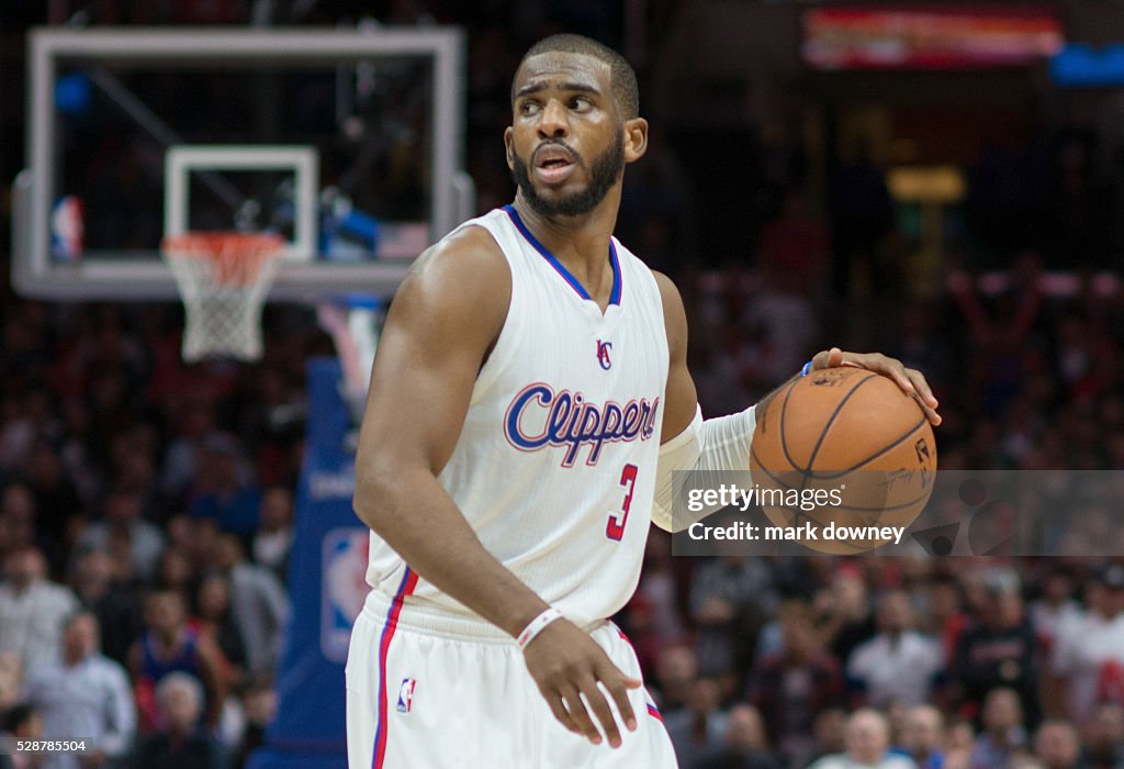 Chris Paul looks worried while Clippers are down in OT