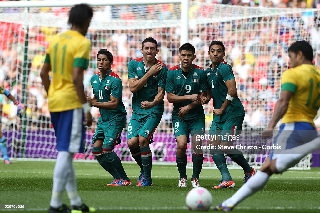 Soccer - Brazil vs. Mexico, Gold Medal Football Match - Wembley Stadium - London Olympics 2012