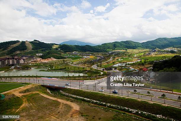 view of mountain resort - gangwon province foto e immagini stock
