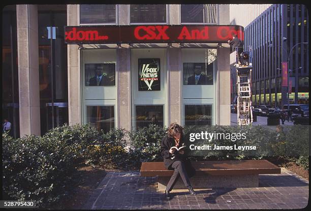 Fox Building Front Fox Headquarters Photos and Premium High Res Pictures - Getty Images