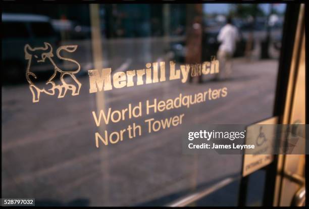 merrill lynch headquarters entrance - james lynch stock pictures, royalty-free photos & images