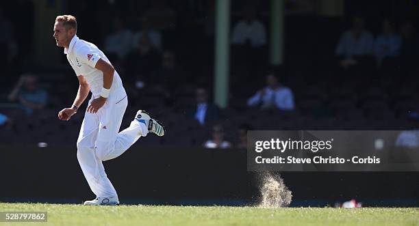 England's Stuart Broad kicks up sand on his run up at the S.C.G . Sydney, Australia. Wednesday 13th November, 2013. Photo: