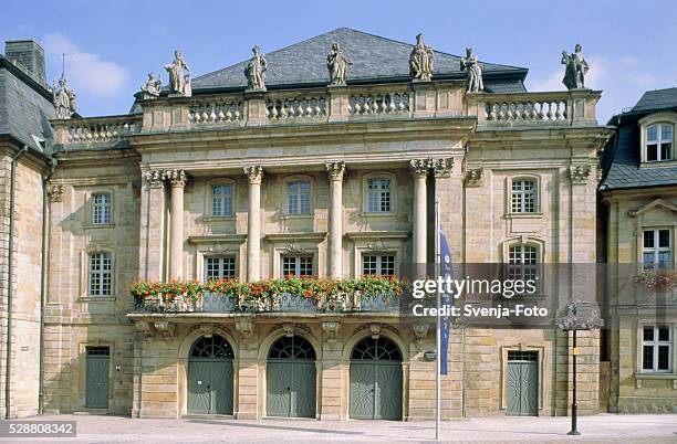 markgr?fliches opera house in bayreuth - bayreuth stockfoto's en -beelden