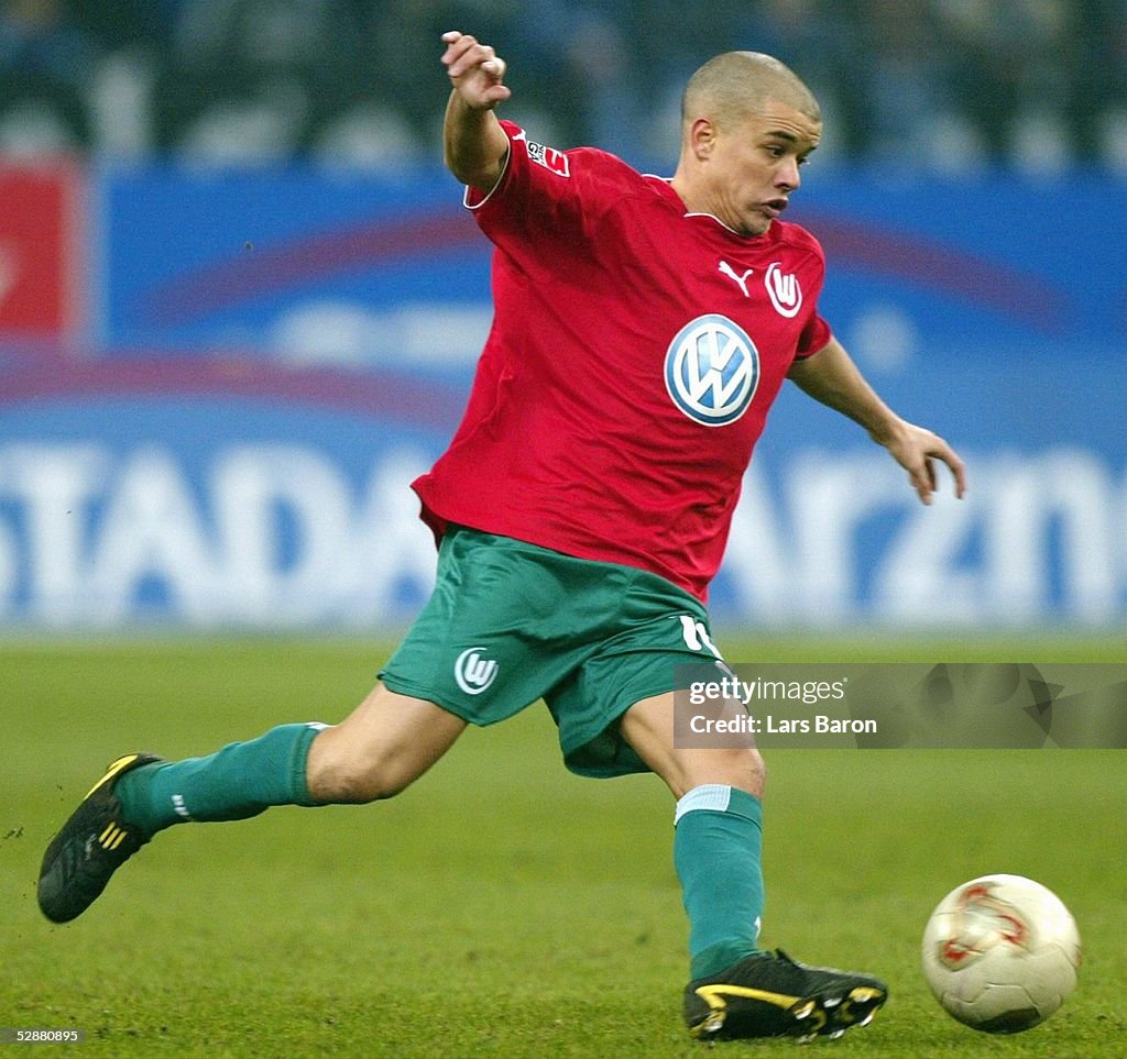 Fussball: 1. BL 03/04, FC Schalke 04 - VfL Wolfsburg