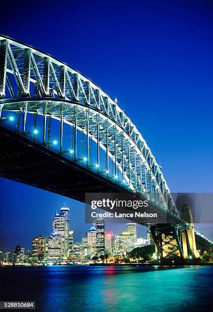 sydney harbour bridge at night - sydney harbour bridge stock pictures, royalty-free photos & images