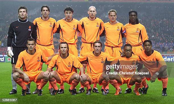 Laenderspiel 2003, Amsterdam; Holland 0; Team Holland; hintere Reihe: Torwart Ronald WATERREUS, Ruud NISTELROOY, Mark VAN BOMMEL, Jaap STAM; Frank DE...
